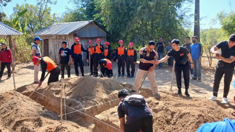 Turut Mengentaskan Kemiskinan di Bali, Pramuka Buleleng Kembali Lakukan Bedah Rumah