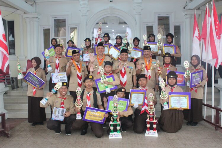 Kwartir Cabang (Kwarcab) Gerakan Pramuka Tanjung Jabung Barat Menggelar Upacara Peringatan HUT Pramuka Ke-63 Tahun 2024