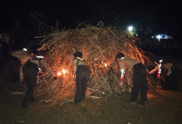 Keren dan Menyala, Prosesi Api Unggun pada Akhir Kegiatan Jambore Ranting (Jamran) Patimpeng 2024