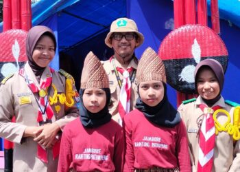 Hiking dan Jelajah Alam, Tumbuhkan Leadership, Kreativitas, Solidaritas dan Kesehatan Jasmani