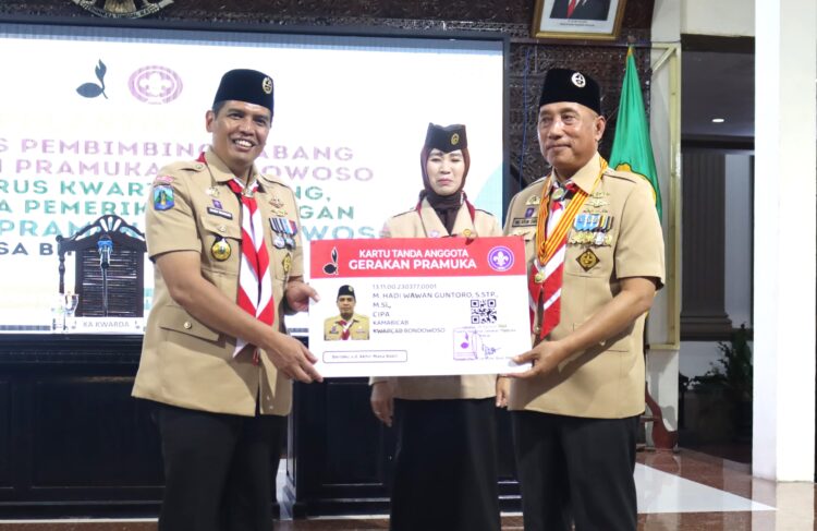 Ketua Kwarda Jatim Lantik Penjabat Bupati Bondowoso dan Sebagai Kamabisaka Rintisan Praja Wibawa dan Kamabicab Gerakan Pramuka