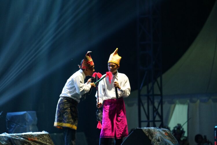 Tampilkan Adat Sumbawa, Kontingen Daerah Nusa Tenggara Barat Tampil Memukau Pada Malam Pentas Seni