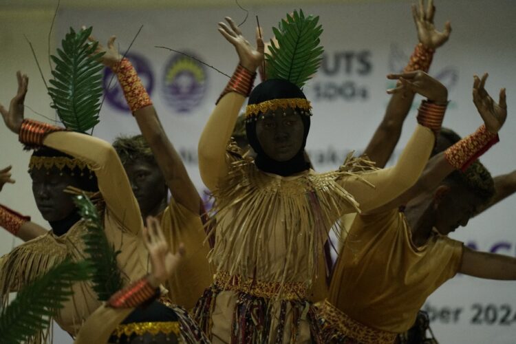 Kontingen Daerah Lampung Tampilkan Tari Kayu Saso: Simbol Kekuatan dan Keteguhan di Pentas Seni Pertikawan Nasional