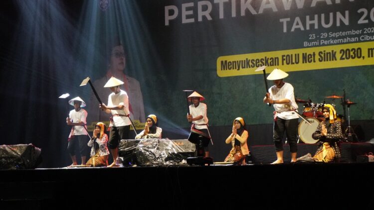 Konda Maluku Utara Tampilkan Tarian Bertani pada Pertikawan Nasional 2024