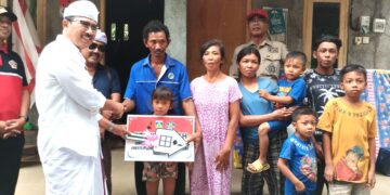 Pramuka Buleleng Serahkan Dua Unit Rumah Layak Huni di Desa Kubutambahan