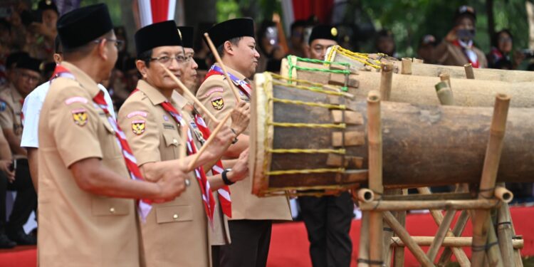 KEMENTERIAN AGAMA AKAN TETAP MEMPERTAHANKAN DAN MENGANJURKAN 41 RIBU PONDOK PESANTREN MELAKUKAN KEGIATAN KEPRAMUKAAN.