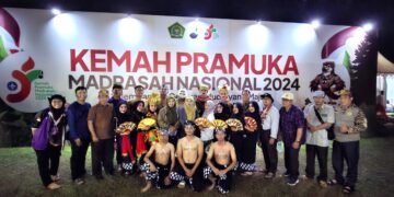 Tari Kecak Kontingen Bali Pukau Peserta Kemah Pramuka Madrasah Nasional 2024 di Cibubur, Jakarta