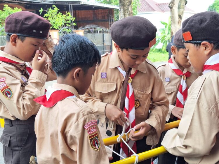 MI Istiqomah Sambas Purbalingga Gelar Persami Penggalang