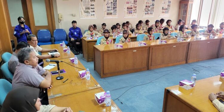 Pramuka SMP Ar-Ridha dan MTSN 5 Jakarta Utara Gelar Urban Scouting ke Kwarnas