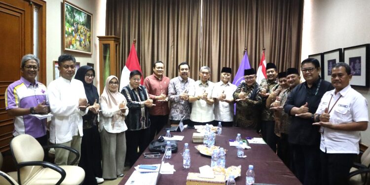 Kwarnas Menerima Audiensi Badan Wakaf Pondok Modern Darussalam Gontor, Jawa Timur
