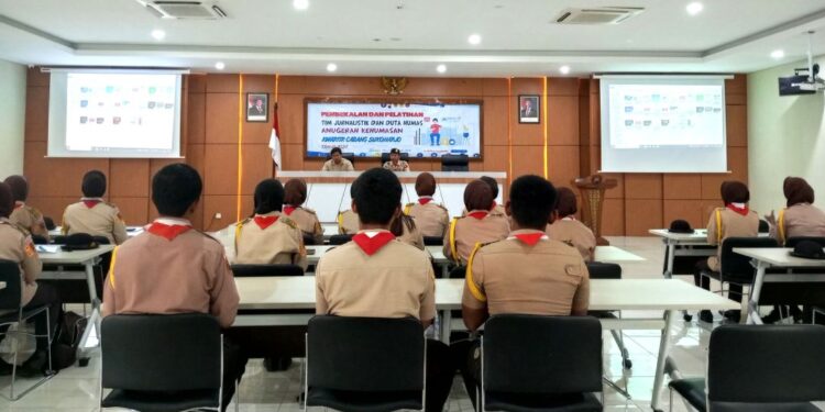 Pembekalan dan Pelatihan Tim Jurnalistik Duta Humas Anugerah Kehumasan Kwartir Cabang Sukoharjo