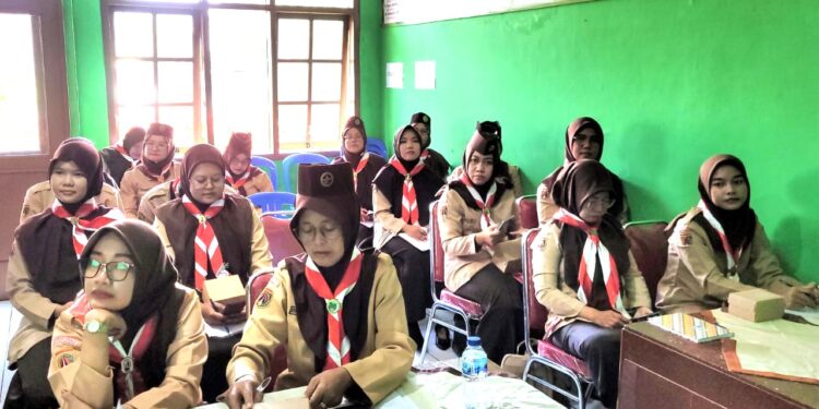 Pembina Pramuka Kwarran Rawalo Ikuti Kursus Kehumasan