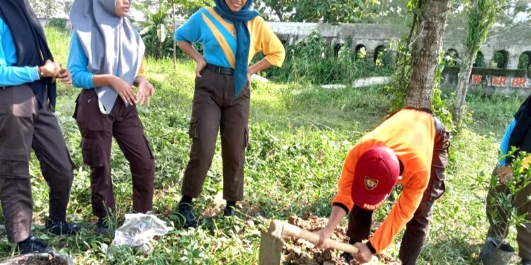 Peduli Lingkungan, Pramuka Kwarcab Grobogan Gelar Tanam Pohon dan Aksi Cabut Paku