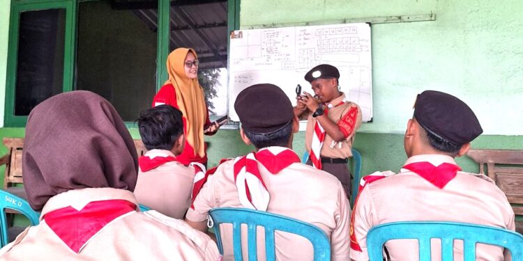 Pendalaman Materi Krida Navigasi Darat, Instruktur Saka Simulasikan Pencarian Lokasi Helikopter Jatuh