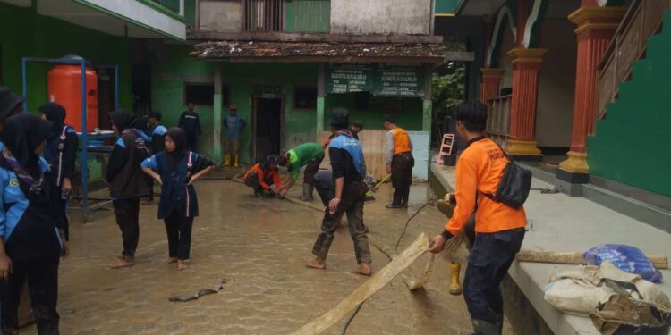 Bantu Korban Banjir, Pramuka Kerahkan Personil