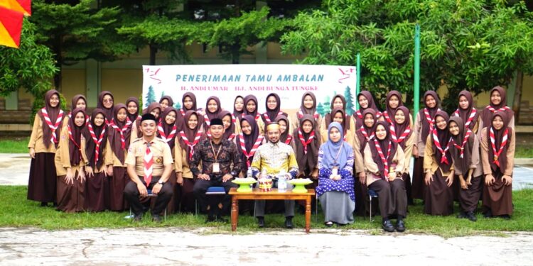 Penerimaan Tamu Pasukan Pangkalan Mts Al-Ikhlas Ujung Bone