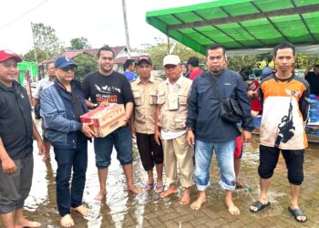 Ketua Kwarda Kalimantan Barat Salurkan Bantuan Ke Dapur Umum Banjir Mempawah