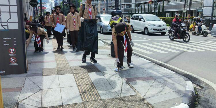 ATAS Indonesia Gelar Scout Clean Beach di Berbagai Kota untuk Peringati Hari Baden-Powell