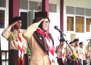 Geladian Pemimpin Regu SMP N 4 Kedungbanteng, Latih Kepemimpinan Anggota