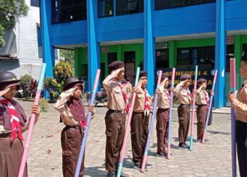 Pasukan Penggalang SDN 4 Purwanegera Perdalam Keterampilan Baris-Berbaris