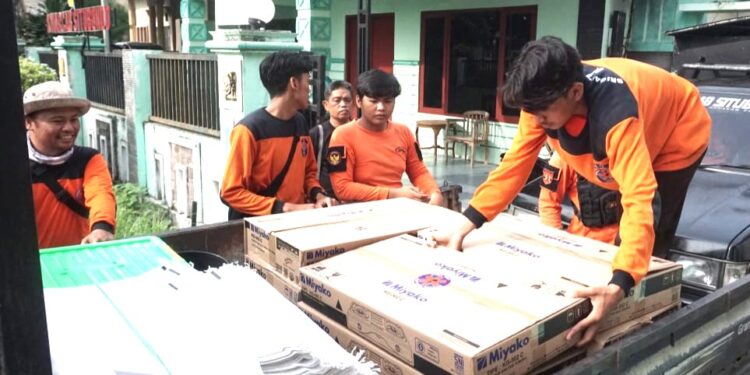 Kwarda Jatim Salurkan Bantuan Kemanusiaan Kepada Penyintas Bencana Banjir Bandang di Situbondo