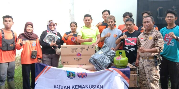 Kwarda Jatim Salurkan Bantuan Kemanusiaan Kepada Penyintas Bencana Banjir Bandang di Situbondo