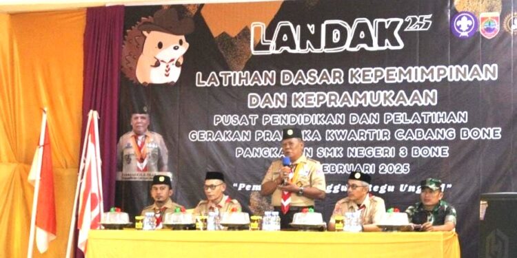 Lahirkan Pemimpin Tangguh dan Regu Unggul, SMKN 3 Bone gelar Latihan Dasar Kepemimpinan dan Kepramukaan (Landak)