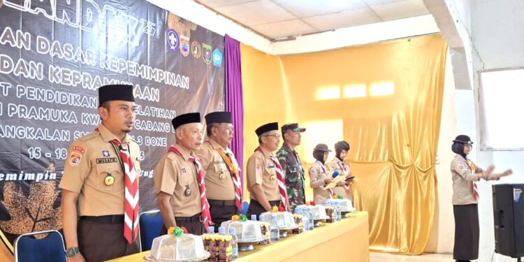 Lahirkan Pemimpin Tangguh dan Regu Unggul, SMKN 3 Bone gelar Latihan Dasar Kepemimpinan dan Kepramukaan (Landak)