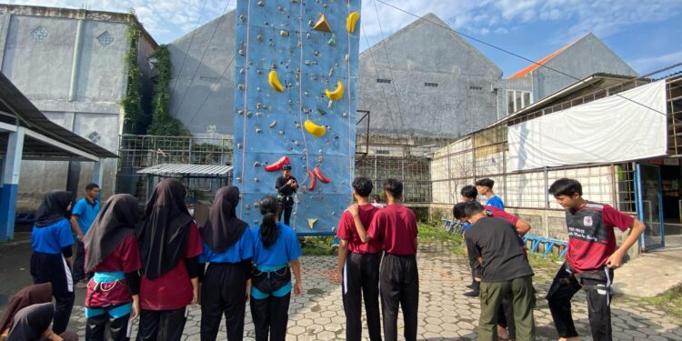 Geladian Pimpinan Satuan Penegak (Dianpinsa) Pramuka SMA Antartika Sidoarjo: Melangkah Maju, Menginspirasi Perubahan