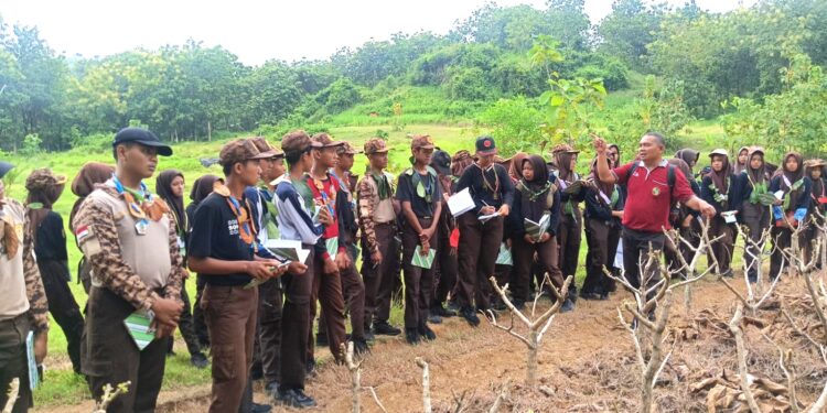 Saka Wanabakti Grobogan Bekali Anggota Cara Pembibitan Tanaman