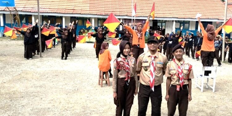 Komunikasi Taktis dan Efektif, Tingkatkan Ketrampilan dan Kerjasama Pramuka Penggalang “Nawasena Scout” Melalui Semaphore