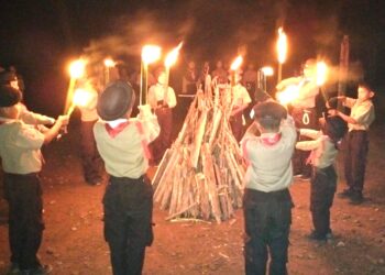 Kobarkan Api Semangat dan Inspirasi: Prosesi Api Unggun pada Kegiatan “Pramuka Masago” 2025