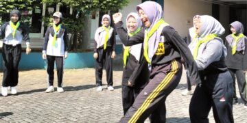 Seru dan Menyenangkan, Peserta Diklat Unit Pramuka UIN Saizu Diajak Bermain River Tubing