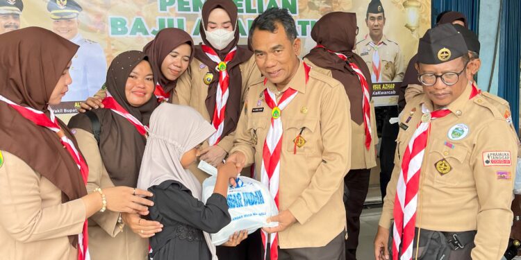 Kwarcab Pidie Belanja Baju Lebaran Anak Yatim-Piatu/Miskin