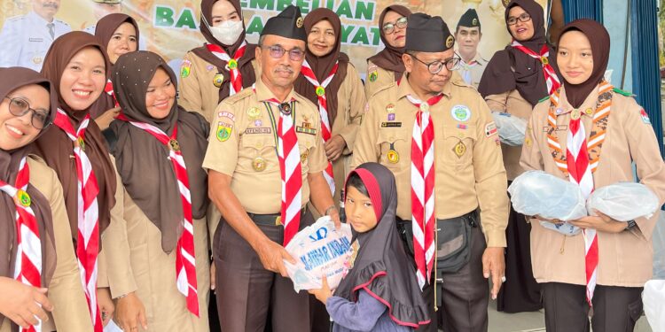 Kwarcab Pidie Belanja Baju Lebaran Anak Yatim-Piatu/Miskin