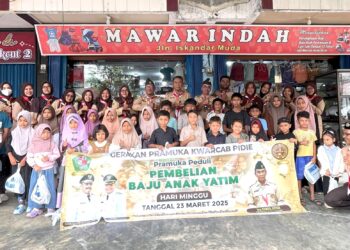 Kwarcab Pidie Belanja Baju Lebaran Anak Yatim-Piatu/Miskin