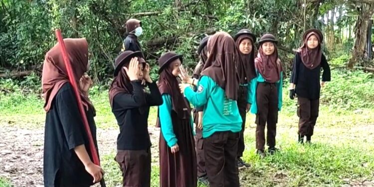 Hiking Penggalang SD Inpres 3/77 Masago: Jelajah Alam, Bangun Kreatifitas dan Solidaritas