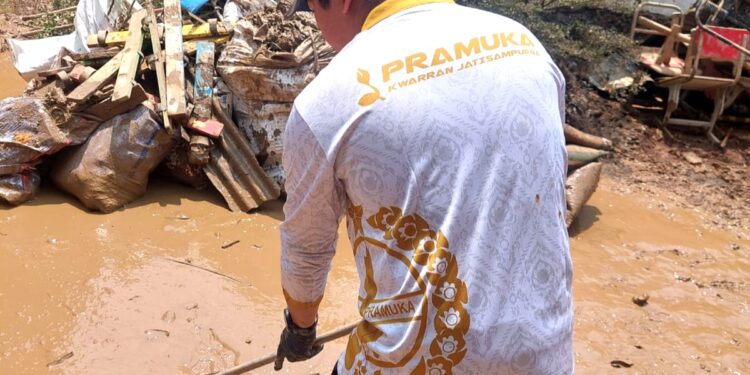 Sekelumit Bakti Pramuka Kota Bekasi Pasca Banjir Melanda