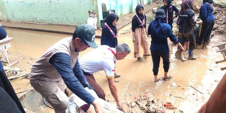 Sekelumit Bakti Pramuka Kota Bekasi Pasca Banjir Melanda