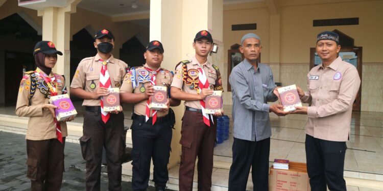 Charity for Humanity: Bakti Ramadhan Saka Bhayangkara, Berbagi Al-Qur’an dan Iqro di Sukoharjo