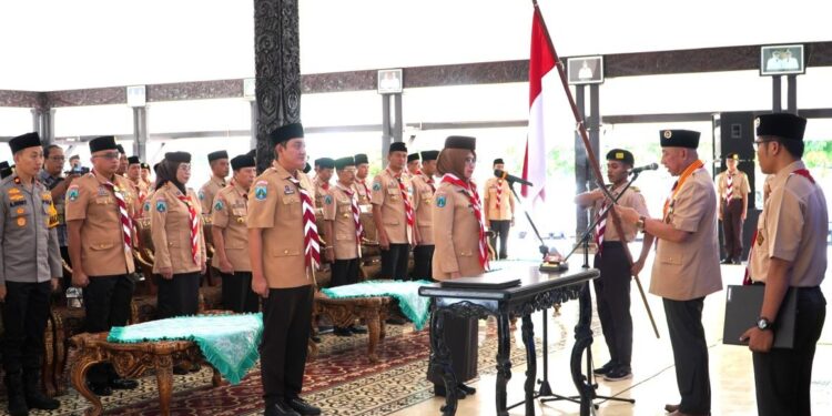 Ketua Kwarda Jatim Lantik Bupati Lumajang Yang Dulunya Ketua Kwarcab, Kini Ketua Mabicab Gerakan Pramuka