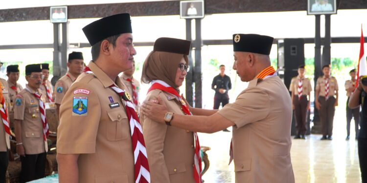 Ketua Kwarda Jatim Lantik Bupati Lumajang Yang Dulunya Ketua Kwarcab, Kini Ketua Mabicab Gerakan Pramuka