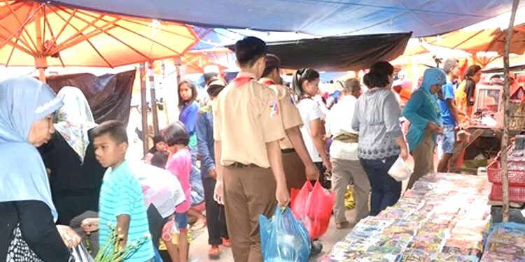 Kwarcab Pramuka Kota Sawahlunto Gelar Aksi Sosial Ramadhan di Pasar Sawahlunto