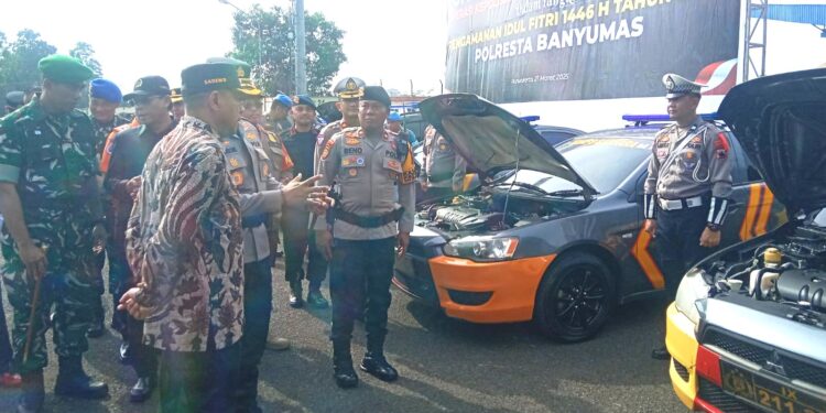 Saka Bhayangkara Ikuti Upacara Gelar Pasukan Ketupat Candi 2025