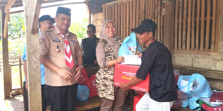 Ketua Kwarda Lampung Berikan Bantuan Untuk Korban Kebakaran Di Way Jepara Lampung Timur