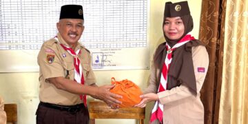 Abdimas Kwarran Purwokerto Utara Menyerahkan Dana Infak Untuk Pembangunan Masjid Nurul Iman SMPN 9 Purwokerto