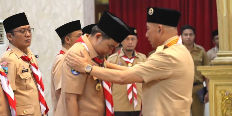 Ketua Kwarda Jatim Lantik Bupati Jember Sebagai Kamabicab, Berharap Pramuka Jember Maju Berprestasi