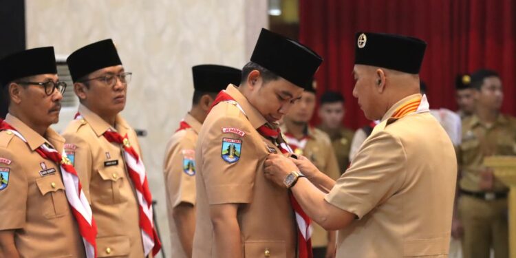 Ketua Kwarda Jatim Lantik Bupati Jember Sebagai Kamabicab, Berharap Pramuka Jember Maju Berprestasi