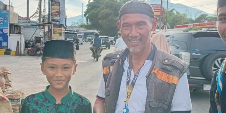 Gugus depan 29.123-29.124 pangkalan MA Al-Istiqomah laksanakan BukBerbagi Takjil 2025