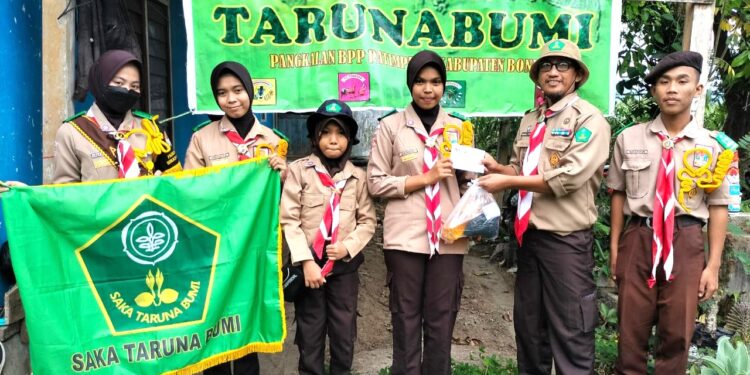 “Fisabilillah XI” Saka Tarunabumi Patimpeng : Berbagi Paket Lebaran, Tebar Kebahagiaan dengan Semangat Fisabilillah